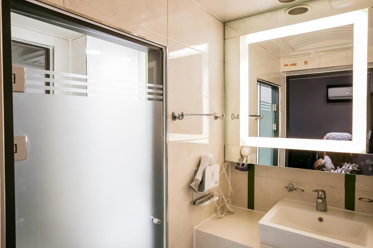 Yello Hotel Чеонджу Екстериор снимка