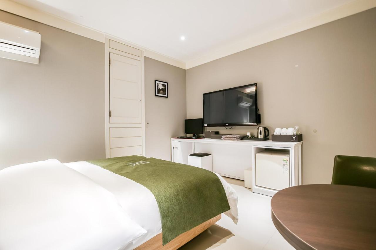 Yello Hotel Чеонджу Екстериор снимка