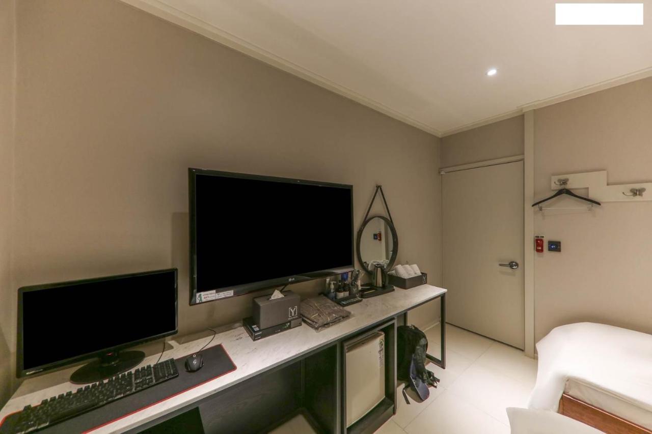 Yello Hotel Чеонджу Екстериор снимка